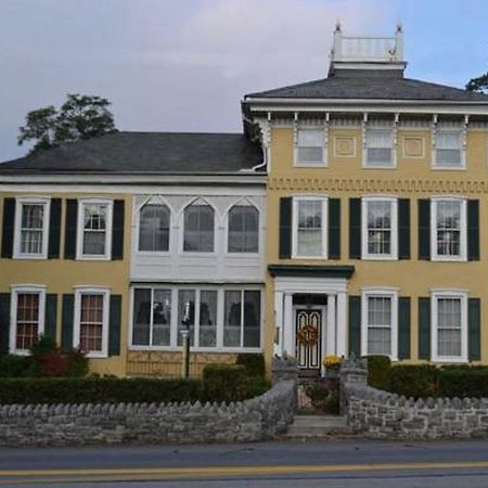Ej Bowman House Bed & Breakfast Литиц Екстериор снимка