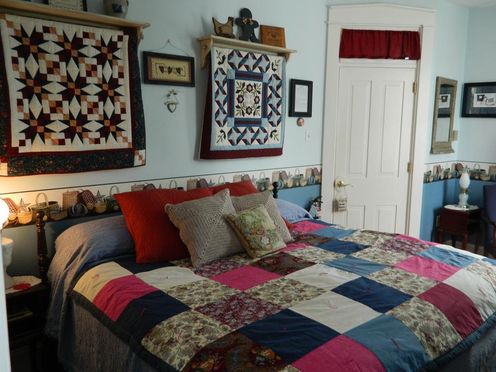Ej Bowman House Bed & Breakfast Литиц Екстериор снимка
